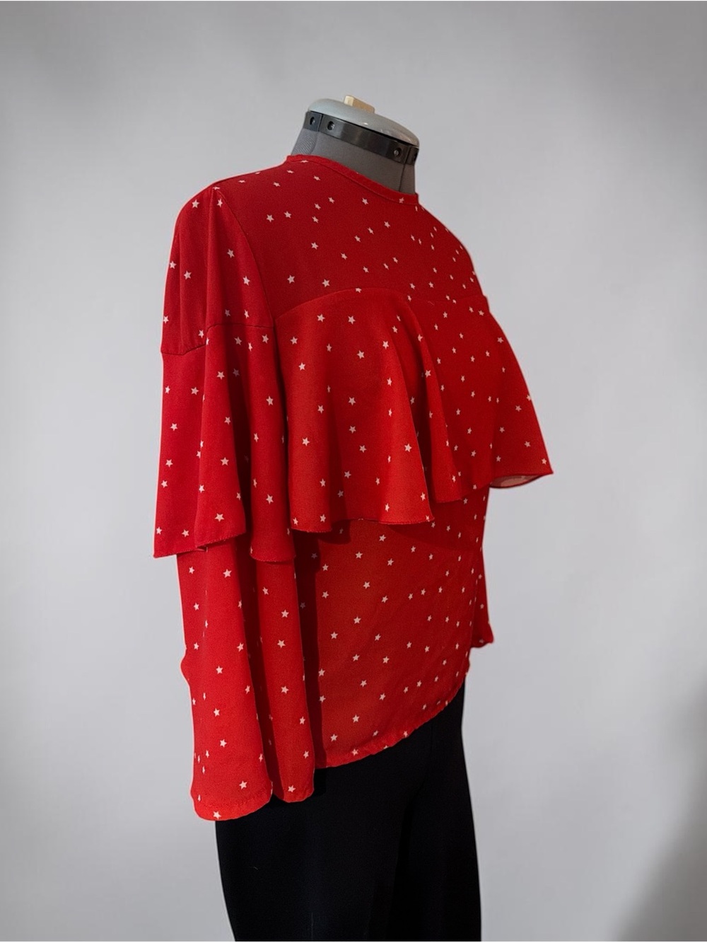 Boohoo Red Star Ruffle-Back Blouse - Picture 2 of 5